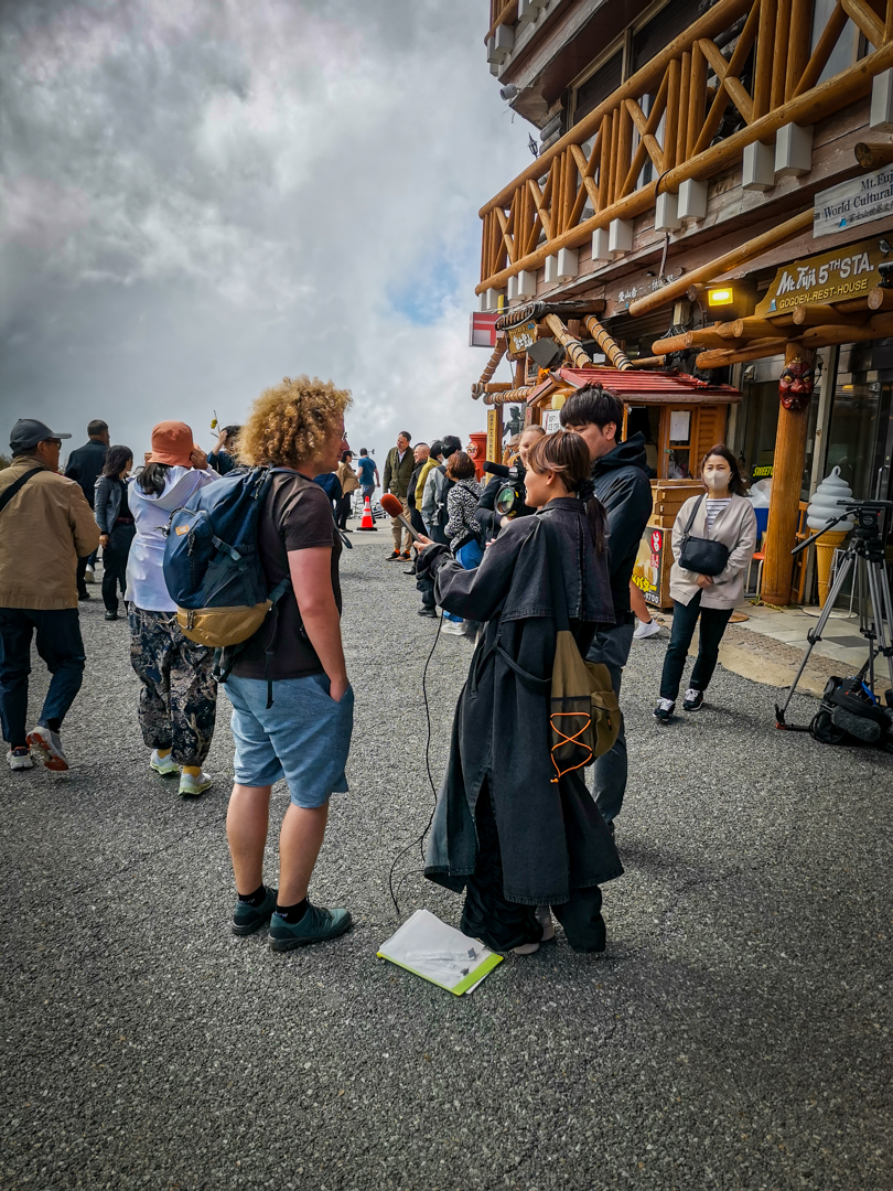 Japonská televize natáčí reportáž o nepřipravenosti turistů