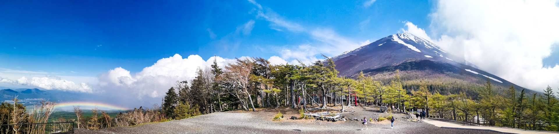 Panorama Fuji s výhledem na duhu